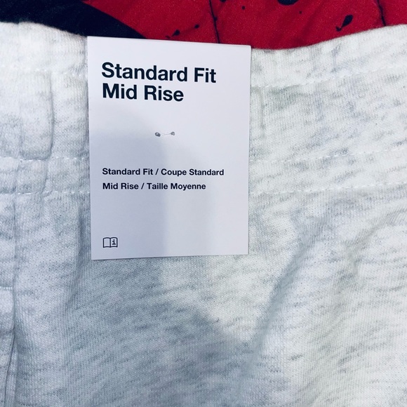 NWT- Nike Women's Sportwear Fleece Shorts Standard Fit Mid- Rise Sz 3X - Picture 4 of 6